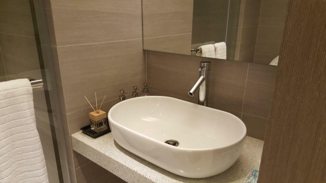 3 Bedrooms And 1 Study And 3 Bathrooms Near 101 & Mrt Apartment *