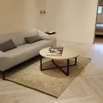 3 Bedrooms And 1 Study And 3 Bathrooms Near Taipei 101 & Mrt